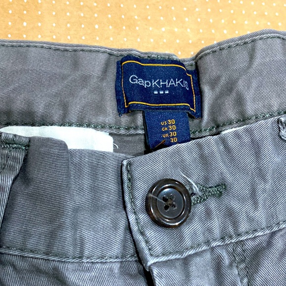Gap Khakis shorts - Picture 2 of 3